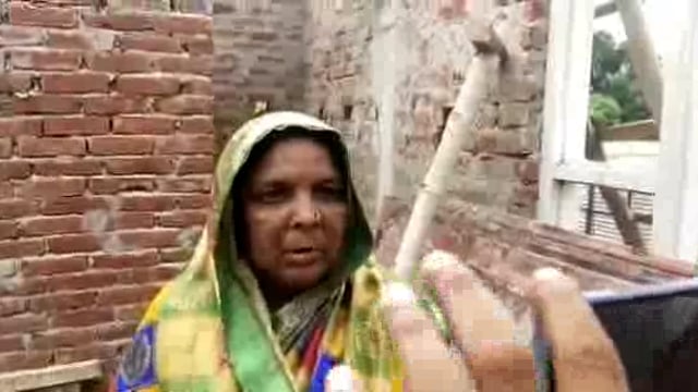 कोतवाली नगर के पूरेखांडे राय टेउगा निवासी उर्मिला यादव ने कोतवाली में की शिकायत पुश्तैनी जमीन पर पड़ोसी की टेढ़ी नजर,