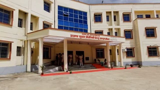 चंदन वीडियो अंकित कुमार एवं आवास सहायक के साथ समन्वयक बैठक कर अपूर्ण आवास लाभुक के प्रति आवास पूर्ण करने का दिया निर्देश