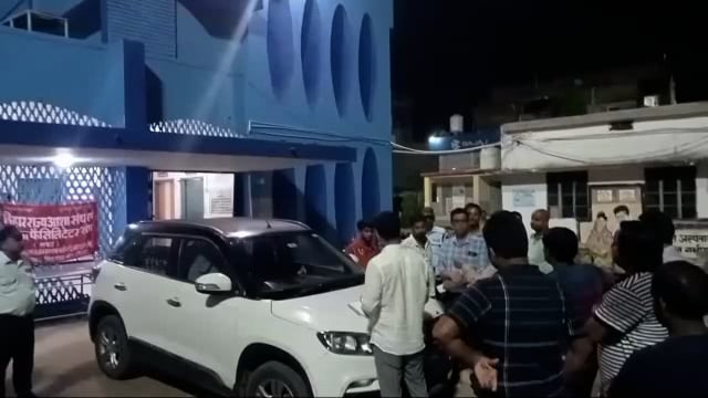 जिलाधिकारी के निर्देश पर डीपीएम ने देर रात्रि अमरपुर रेफरल अस्पताल का किया निरीक्षण