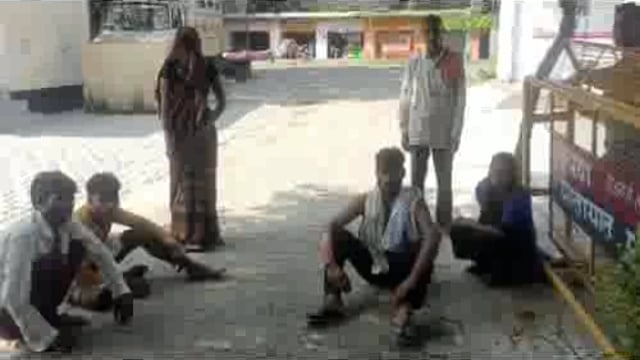 नसीटी गांव में दो पक्षों में हुआ पथराव चले लाठी-डंडे