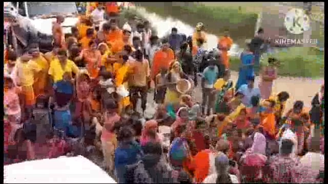 पीने के पानी को लेकर ग्रामीणों का फुटा गुस्सा, किया सड़क जाम, प्रशासनिक आश्वासन के बाद हटा जाम