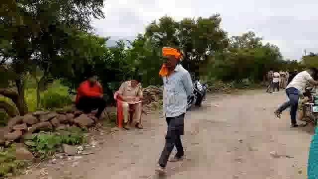 फुले नगर येथे नगरपरिषदेच्या कचरा डम्पिंग येथे सडलेल्या अवस्थेत पुरुष जातीचा मृतदेह आढळला