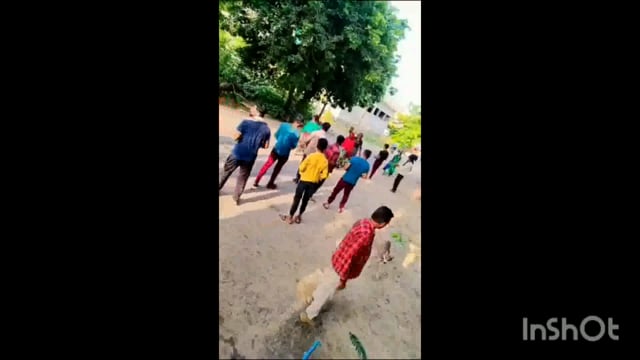 ब्रज चौरासी कोस परिक्रमा थाना फरहा क्षेत्र के ठाकुर सत्यवीर सिंह ठेकेदार द्वारा श्रद्धालुओं के लिए पूड़ी सब्जी दान किया