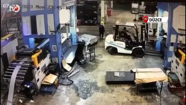 Forklift İle Bariyer Arasında Sıkışıp Can Verdi