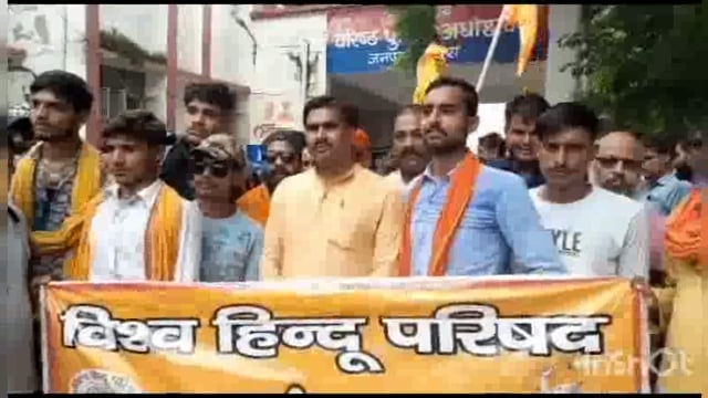 मेवात में हुई हिंसा को लेकर विश्व हिंदू परिषद व साधु संत मिले एसएसपी मथुरा से दिया ज्ञापन