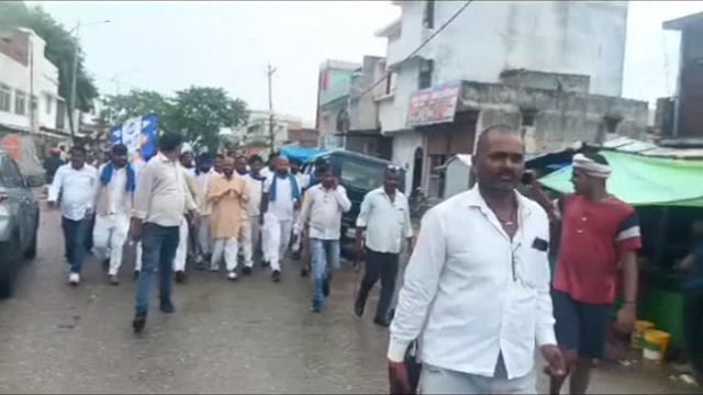 ASP से लोकसभा प्रभारी बनाए जाने पर जिले के इटवा में चौधरी अमर सिंह का हुआ प्रथम आगमन कार्यकर्ताओं ने किया जोरदार स्वागत