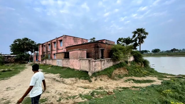 नौबतपुर के सलारपुर गांव में जर्जर स्कूल भवन से शिक्षक परेशान