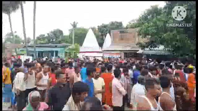 बिजली पानी से त्रस्त उपभोक्ताओं ने किया सड़क जाम; अधिकारी के आश्वासन पर हटा जाम