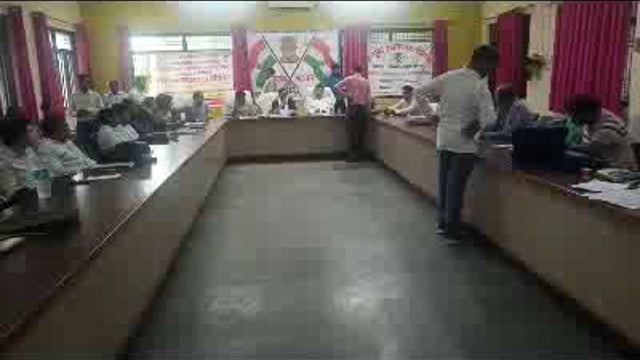  महावन तहसील दिवस में जिलाधिकारी व वरिष्ठ पुलिस अधीक्षक में सुनी फरियादियों की फरियाद समय से निस्तारण करने के आदेश