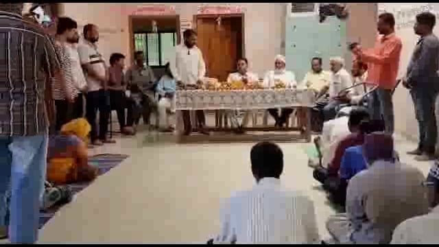 रोटी कपडा बँक सेवाभावी संस्थेत बहुजन विकास अभियान प्रमुख संजयकुमार कांबळे यांचा सत्कार