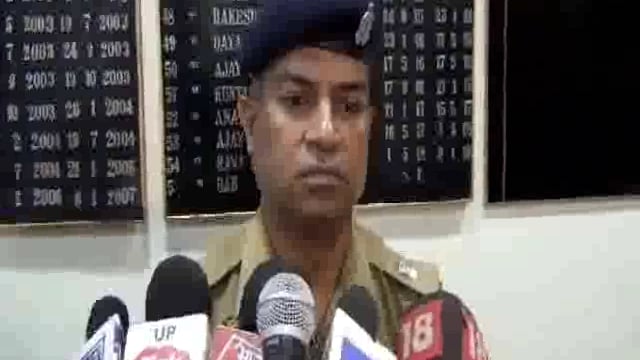 थाना प्रभारी सिधारी द्वारा मोटरसाईकिल सवारसेअभद्रता में अपर पुलिस अधीक्षक नगर शैलेंद्र लाल जांच कर कार्रवाई का दिया आदेश