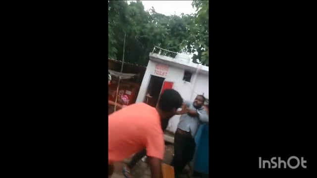 गुरु नानक चौकी के बगल मामूली विवाद को लेकर दुकानदार और ग्राहक के बीच हुआ झगड़ा मौके पर पहुंची पुलिस