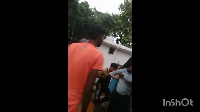 गुरु नानक चौकी के बगल मामूली विवाद को लेकर दुकानदार और ग्राहक के बीच हुआ झगड़ा मौके पर पहुंची पुलिस