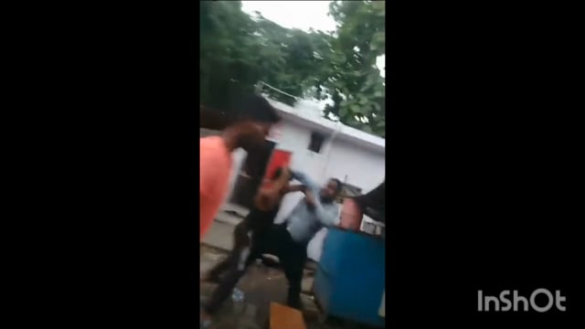 गुरु नानक चौकी के बगल मामूली विवाद को लेकर दुकानदार और ग्राहक के बीच हुआ झगड़ा मौके पर पहुंची पुलिस