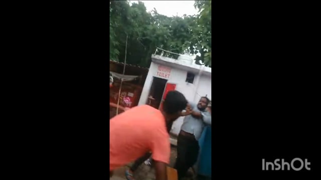 गुरु नानक चौकी के बगल मामूली विवाद को लेकर दुकानदार और ग्राहक के बीच हुआ झगड़ा मौके पर पहुंची पुलिस