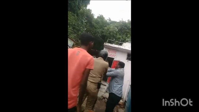 गुरु नानक चौकी के बगल मामूली विवाद को लेकर दुकानदार और ग्राहक के बीच हुआ झगड़ा मौके पर पहुंची पुलिस