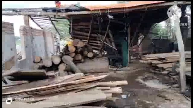 अवैध रूप से संचालित आरा मील पर प्राथमिकी दर्ज, अवैध लकड़ी कारोबारियों में हड़कंप 