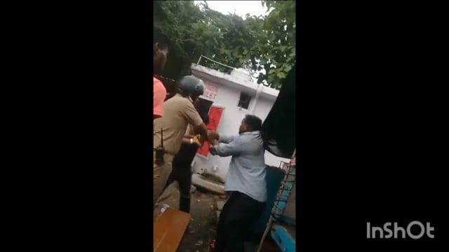 गुरु नानक चौकी के बगल मामूली विवाद को लेकर दुकानदार और ग्राहक के बीच हुआ झगड़ा मौके पर पहुंची पुलिस