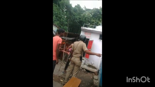 गुरु नानक चौकी के बगल मामूली विवाद को लेकर दुकानदार और ग्राहक के बीच हुआ झगड़ा मौके पर पहुंची पुलिस