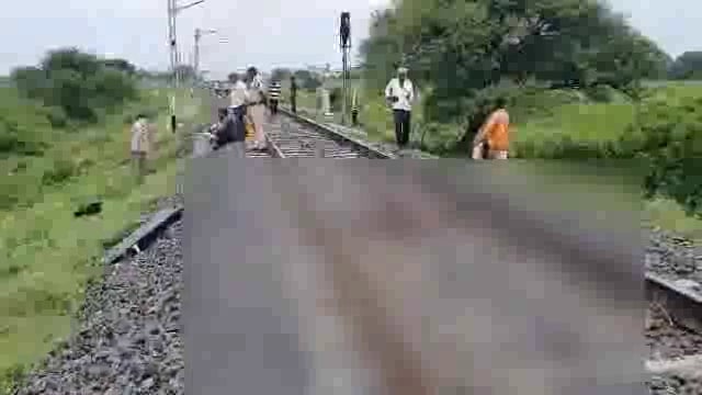 मलकापूर शिवारात एका 15 वर्षीय मुलांचा रेल्वेखाली सापडून मृत्यू