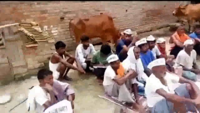 सुलतानपुर: ट्रक मालिकों ने टोल पर किया हंगामा