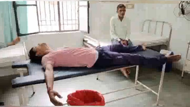 खैर कोतवाली सोमनाथ रोड पर बाइक फिसलने से दो युवक हुए गंभीर घायल समुदायिक स्वास्थ्य केंद्र खैर में कराया भर्ती