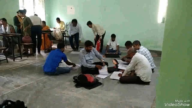 आदर्श इंटर स्कूल सिरदला में परागणको को वीजा का ऐप डाउनलोड कर डाटा एंट्री करने का दिया गया निर्देश