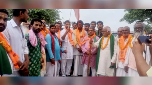 ब्रजवासी गौ रक्षक सेना पहुंची बलदेव दाऊजी महाराज के किये दर्शन गौ सेवा पर की वार्ता