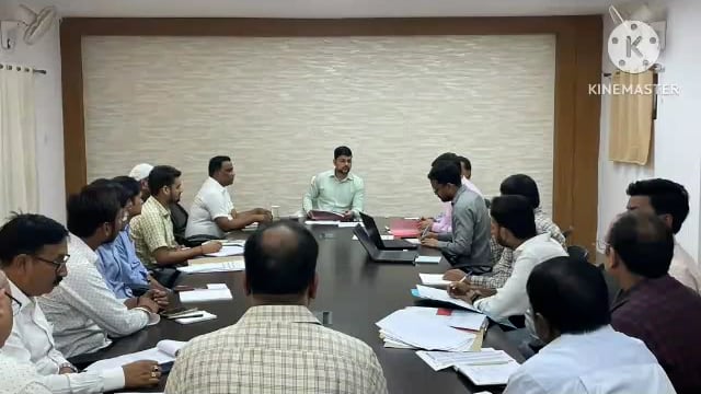 जिला पदाधिकारी ने आकांक्षी योजनाओं की समीक्षा बैठक 