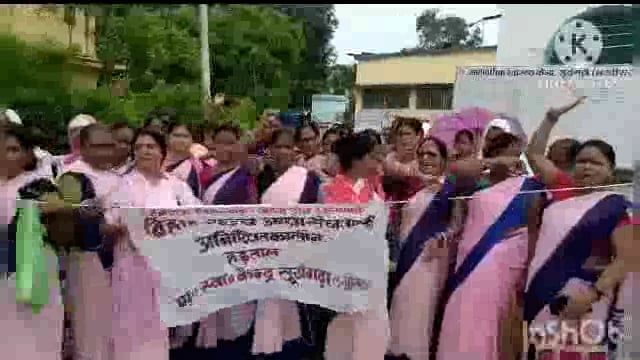 सूरजगढ़ा प्रखंड के सभी आशा कर्मी एवं फैसिलिटेटर का 9 सूत्री मांगों को लेकर पांचवा दिन अनिश्चितकालीन हड़ताल जारी।