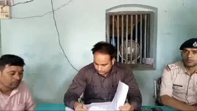 भूमि संबंधी विवाद के निपटारे को लेकर अमरपुर थाना परिसर में लगाए गए जनता दरबार में कुल 6 मामलों का हुआ निष्पादन