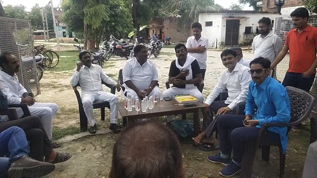 जनसत्तादल लोकतांत्रिक पार्टी  की बूथ कमेटी की बैठक करमाजीत पट्टी में पूर्व प्रमुख डब्बू सिंह की अगुवाई में हुई संपन्न,