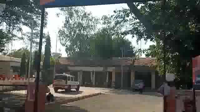 झरे येथे प्रतिष्ठित व्यक्तीकडून महिलेचा विनयभंग मारहाण पोलिसांकडून तक्रार न घेतल्याचा पीडितांचा आरोप 15 ऑगस्ट रोजी आंदोल