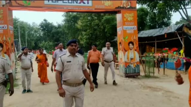 श्रावणी मेला को लेकर बांका एडीएम माधव कुमार सिंह ने कांवरिया पथ इनारावरण से लेकर गुढ़ियारी धर्मशाला तक लिया जायजा