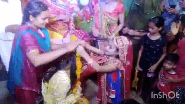 माट के तिवारी मोहल्ला में चल रही भागवत कथा में छठवें दिन कृष्ण रुक्मणी विवाह का आयोजन किया गया श्रोताओं ने लिया आनंद