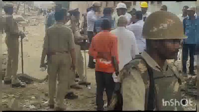 मथुरा में बाबा का चला बुलडोजर आसानी हुई जमीन दोष