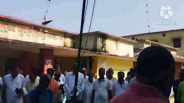 फुल्लीडुमर प्रखंड क्षेत्र में शान से लहराया तिरंगा, विद्यालय के बच्चों द्वारा देश भक्ति सांस्कृतिक कार्यक्रम आयोजित