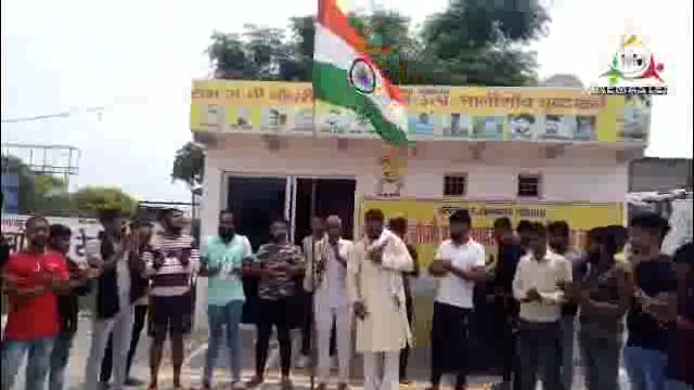 राष्ट्रीय प्रवक्ता हरेश ठेनुआ ने गौ रक्षा दल के कार्यकर्ताओं के साथ स्वतंत्रता दिवस पर किया ध्वजारोहण।