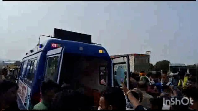 राष्ट्रीय राजमार्ग पर खडे टेंपो में कार ने मारी टक्कर एक की मौत चार घायल