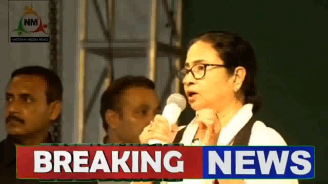 মোহামেডান স্পোটিং ক্লাবের এদিন মঞ্চে বক্তব্য রাখছেন মুখ্যমন্ত্রী মমতা বন্দ্যোপাধ্যায় 