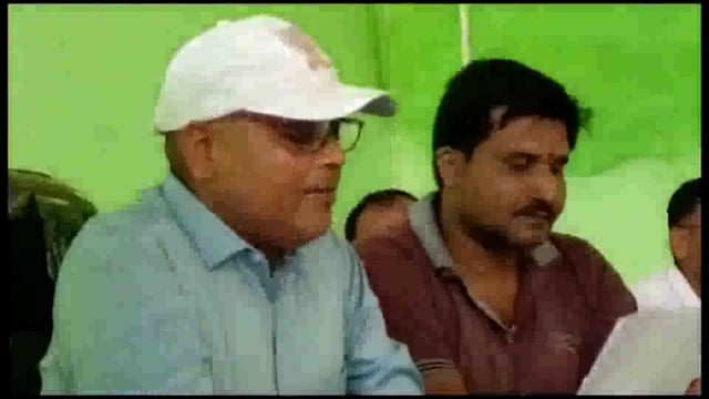 सुगौली बीडीओ ने चुनाव आयोग के निर्देश पर बीएलओ के साथ किया बैठक।