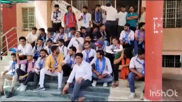 छात्र संघ के चुनाव में फीस बढ़ोतरी को लेकर एनएसयूआई ने किया बीएसए कॉलेज पर प्रदर्शन