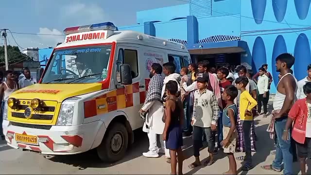 डटवाटी गांव में पटवन हेतु गए पिता एवं पुत्र को लगा करंट प्राथमिक उपचार के बाद दोनों भागलपुर रेफर