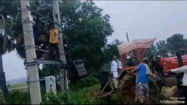 शाहपुर गांव में बरसों से खराब पड़ा ट्रांसफार्मर बदल कर लगाया गया नया ट्रांसफार्मर