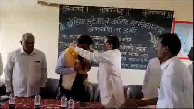 स्वामी रामानंद तीर्थ मराठवाडा विद्यापीठ नांदेडचे कुलगुरू डॉ उद्धव भोसले यांनी सुडे महाविद्यालयास दिली भेट