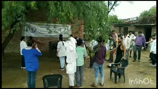 मथुरा थाना फरहा गांव  कुरकुंडा वेटरनरी कॉलेज मथुरा द्वारा गाय भैंस का कैंप लगाया गया