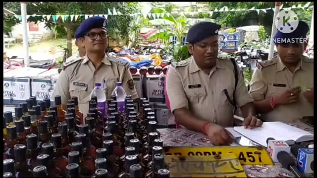 गिट्टी लदी ट्रक से अनुमानित 30 लाख रुपए की अवैध विदेशी शराब बरामद, जांच में जुटी पुलिस