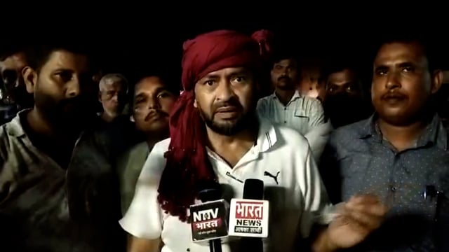 *महंत राजू दास बोले, अखिलेश को पड़ेगा जूता, इसौली सपा विधायक मोहम्मद ताहिर खान ने दिया मुंहतोड़ जवाब*