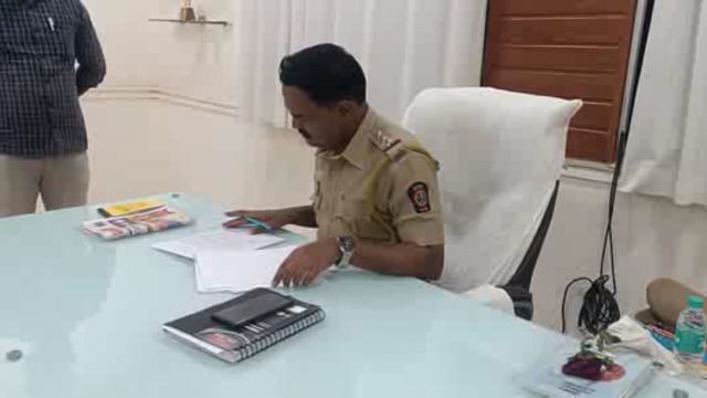 तासगाव तालुक्यातील पुणदी येथे पती-पत्नीस मारहाण दोघांचे विरोधात गुन्हा दाखल