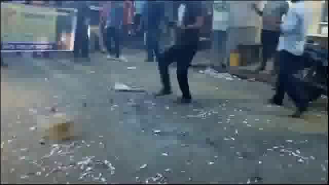 चांद पर चंद्रयान-3 के सफल लैंडिंग पर अमरपुर शहर में शहर वासियों ने मनाई खुशी पटाखे फोड़ जश्न मनाया